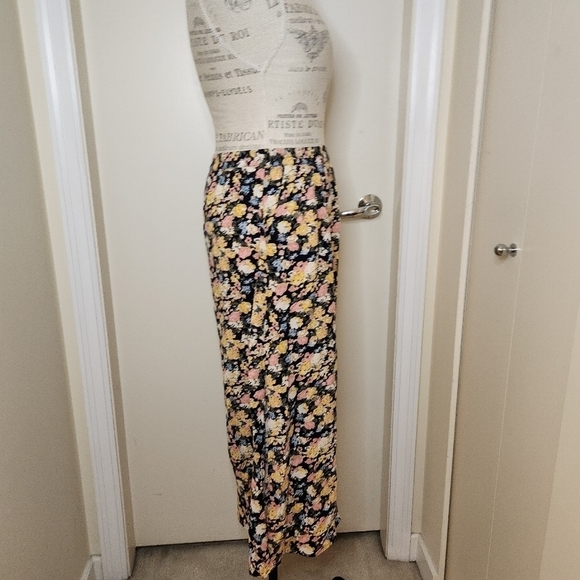 Vero Moda Floral Maxi Skirt - Picture 3 of 10